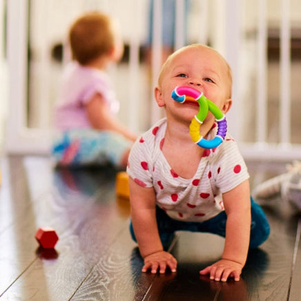  Munchkin Twisty® Figure 8 Teether Toy 